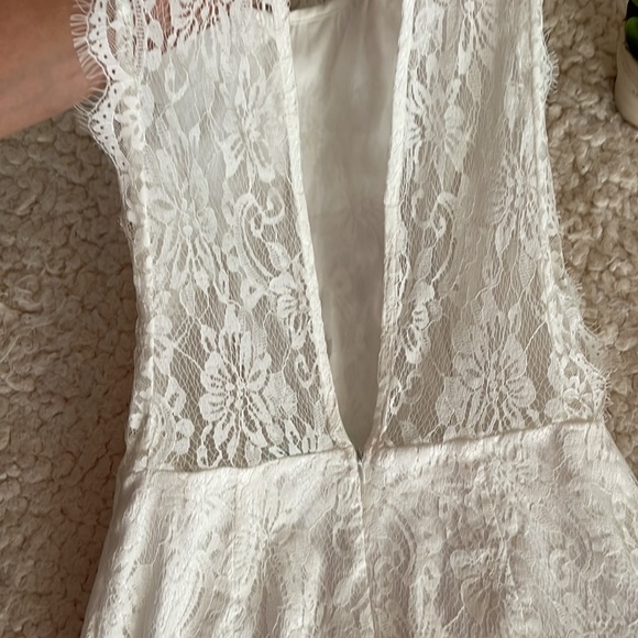 Kimchi Blue White Lace Dress With open back - Picture 3 of 8